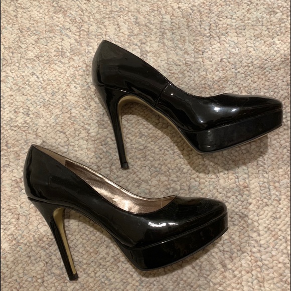 Steve Madden Black Heels - Picture 1 of 3
